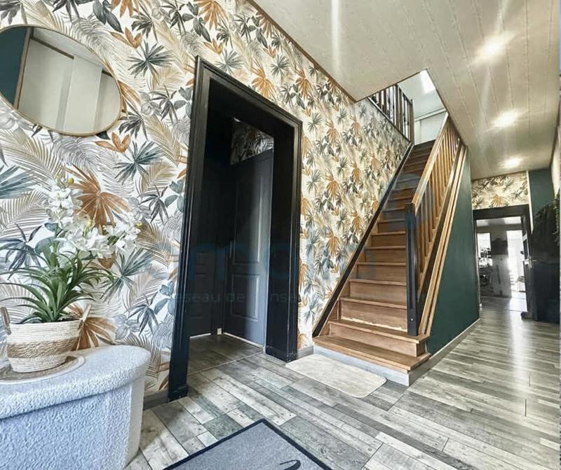 Maison - 215 m² - 9 pièces