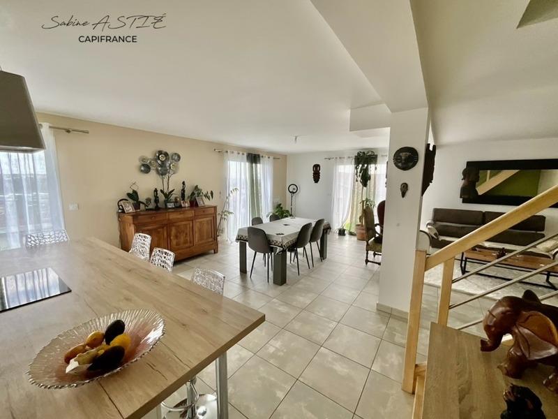 Maison - 144 m² - 6 pièces
