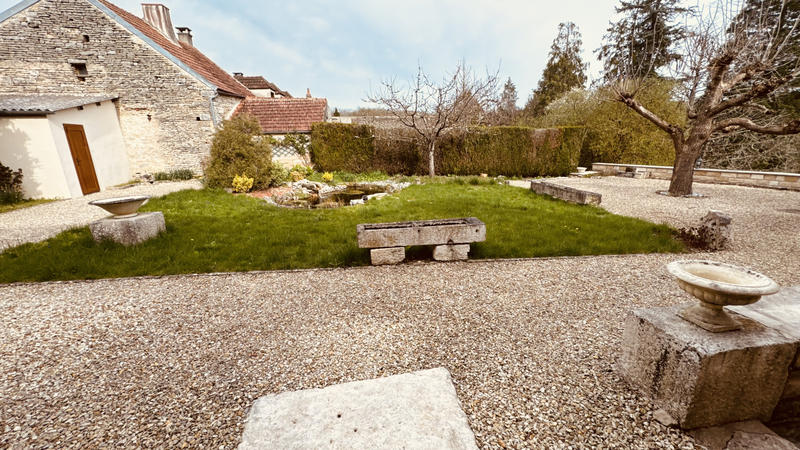 Propriété - 125 m² - 6 pièces