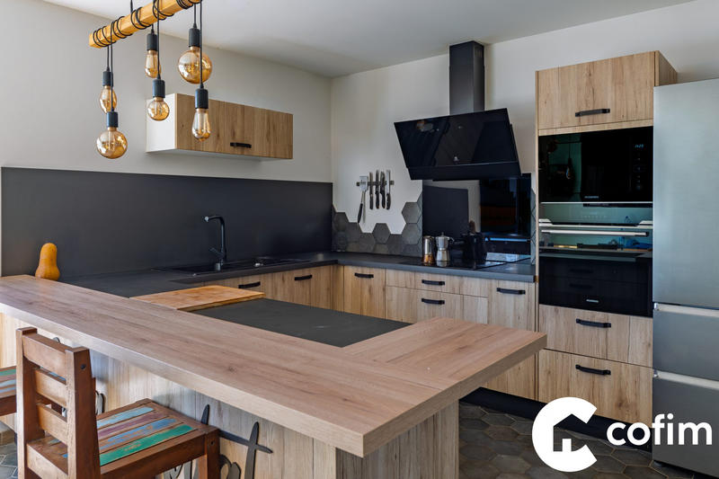 Maison - 144 m² - 6 pièces