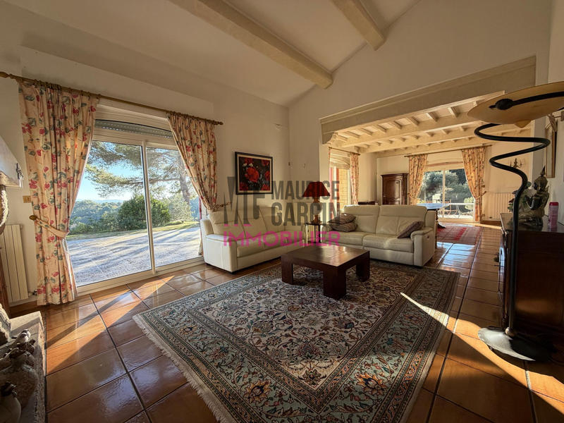 Maison - 250 m² - 14 pièces