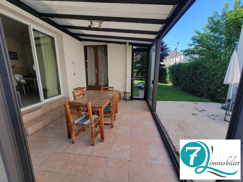 Maison - 104 m² - 10 pièces