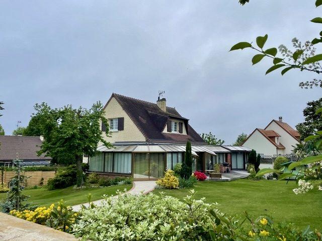 Maison traditionnelle - 175 m² - 8 pièces