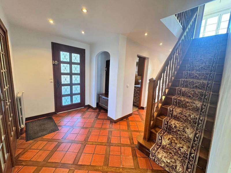 Maison - 152 m² - 9 pièces