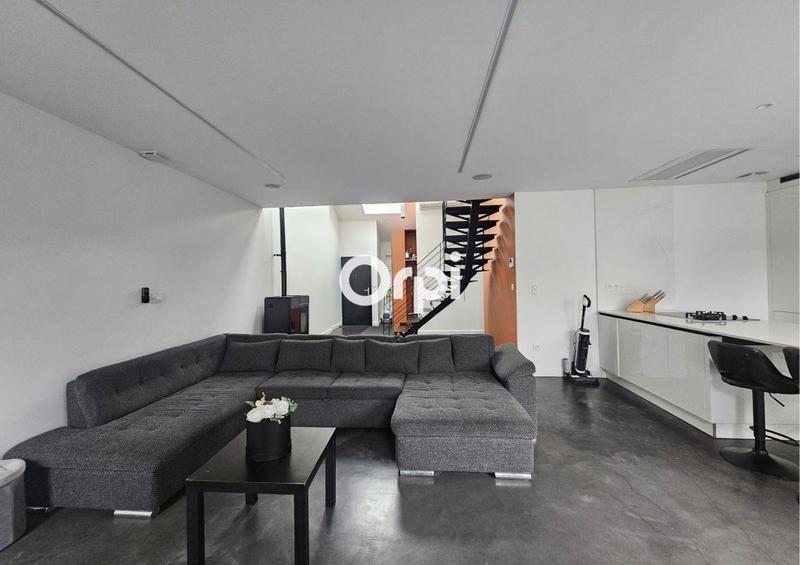 Maison - 195 m² - 5 pièces