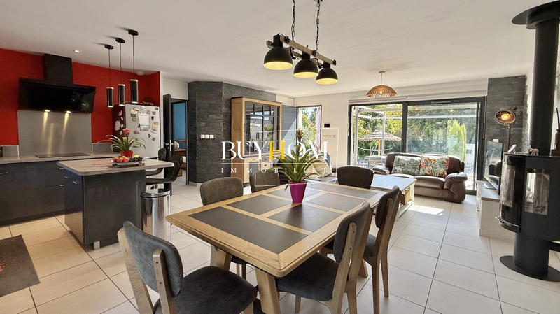 Maison - 93 m² - 4 pièces