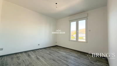 Maison - 102 m² - 4 pièces