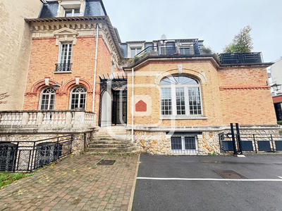 Appartement - 300 m² - 10 pièces