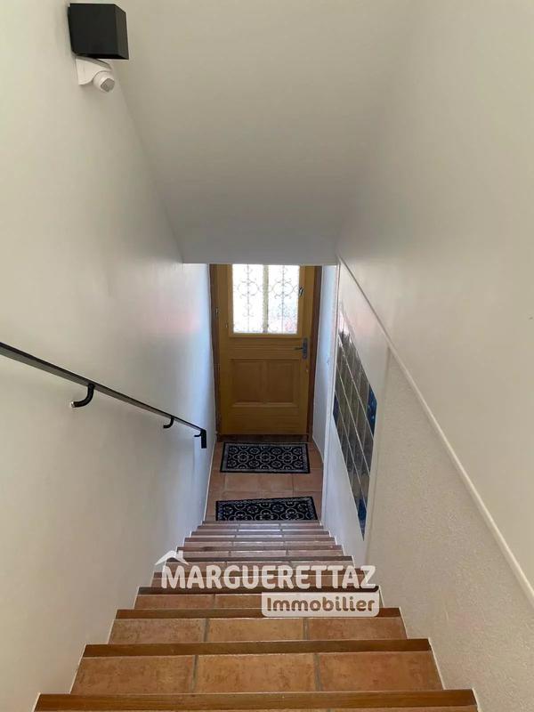 Maison - 255 m² - 9 pièces