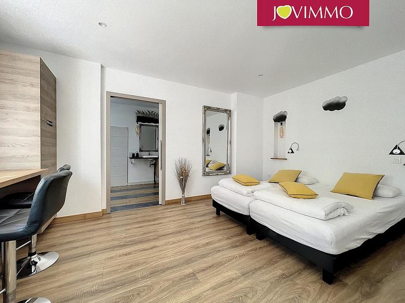 Maison - 362 m² - 15 pièces