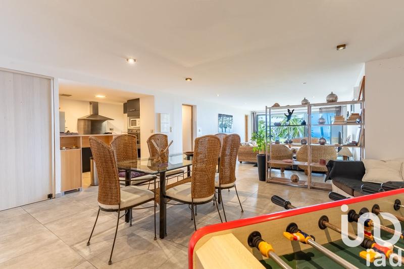 Maison - 274 m² - 8 pièces