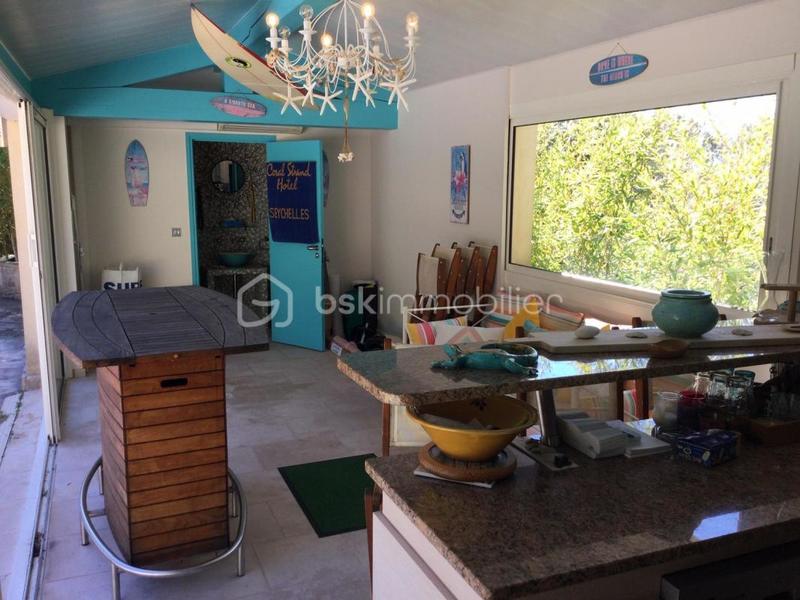 Propriété - 490 m² - 10 pièces