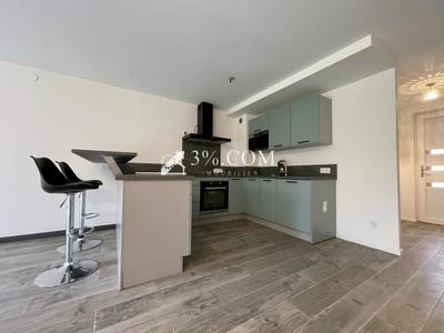 Maison - 99 m² - 5 pièces