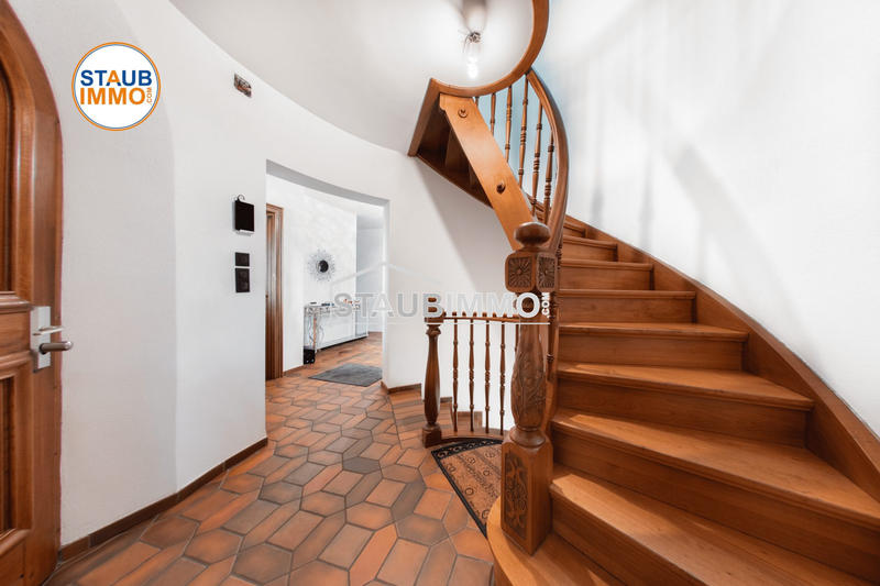 Maison - 271 m² - 13 pièces