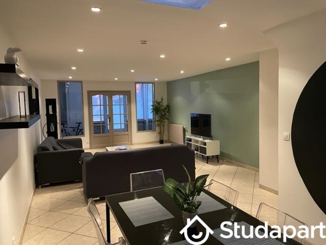 Chambre - 9 m² - 1 pièce