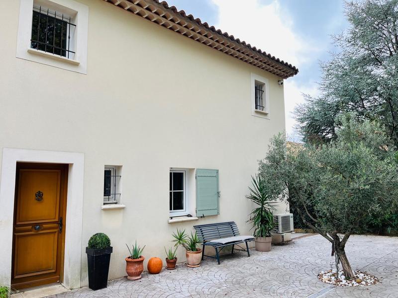 Villa - 217 m² - 7 pièces