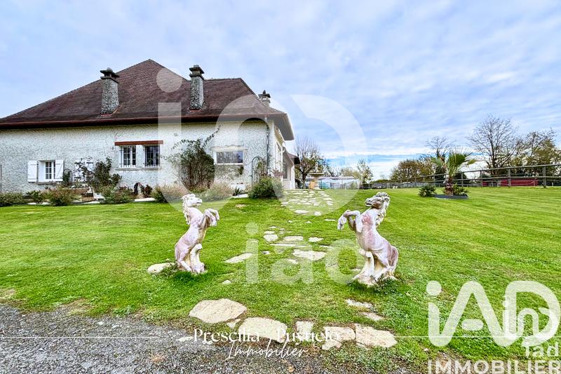 Maison - 279 m² - 9 pièces