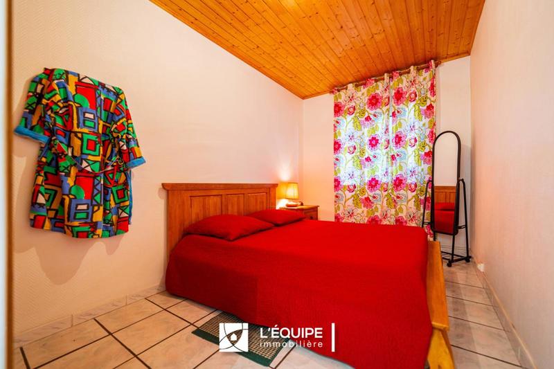 Maison - 210 m² - 8 pièces