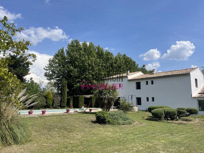 Maison - 232 m² - 8 pièces