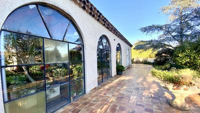 Maison traditionnelle - 236 m² - 8 pièces