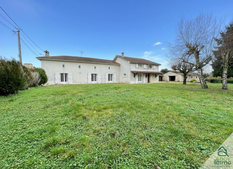 Maison - 287 m² - 9 pièces