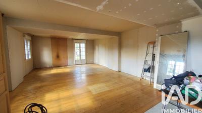 Maison - 296 m² - 7 pièces