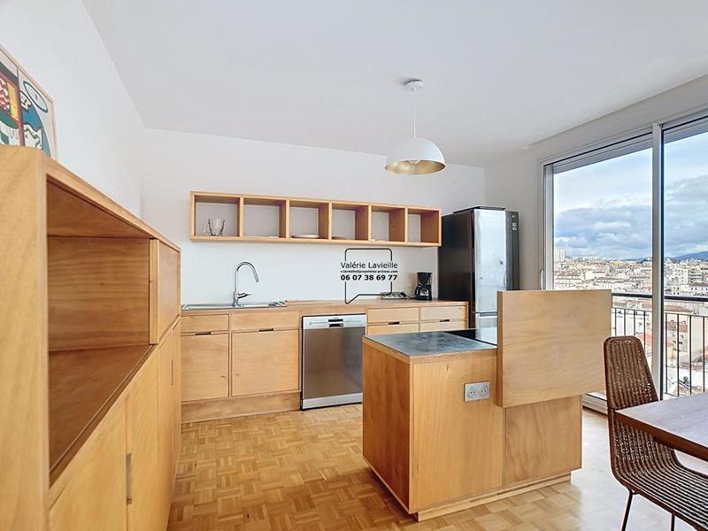 Appartement - 90 m² - 4 pièces