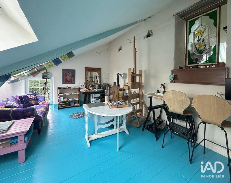 Maison - 222 m² - 7 pièces