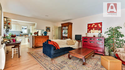 Maison - 235 m² - 8 pièces