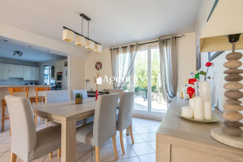 Maison - 141 m² - 6 pièces