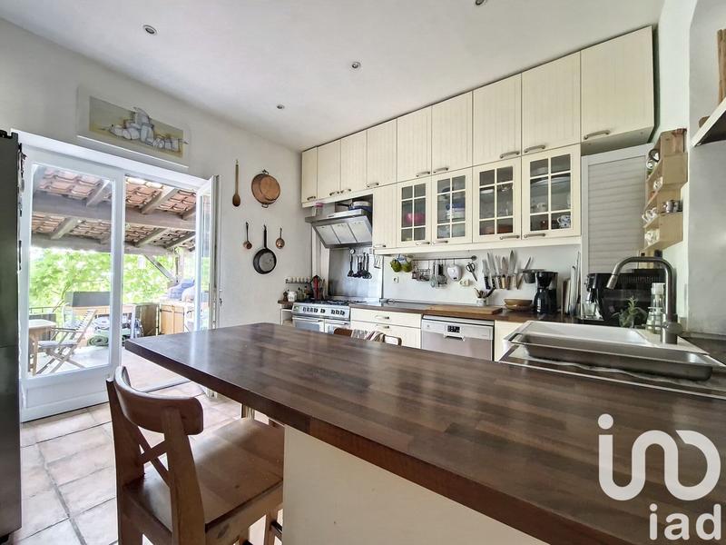 Maison - 215 m² - 8 pièces