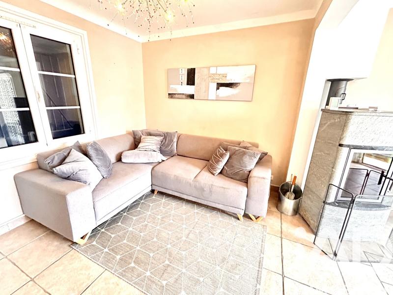 Maison - 96 m² - 5 pièces