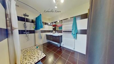 Maison - 300 m² - 9 pièces