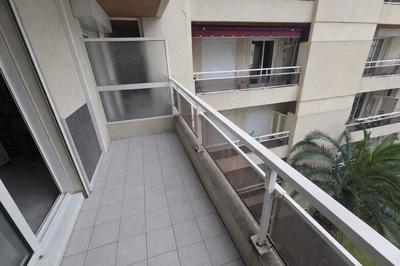 Studio - 25 m² - 1 pièce