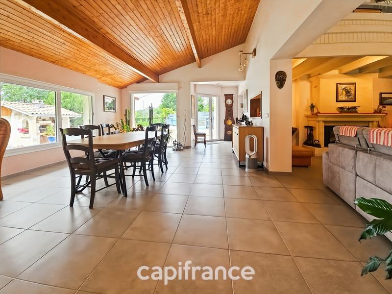Maison - 162 m² - 8 pièces