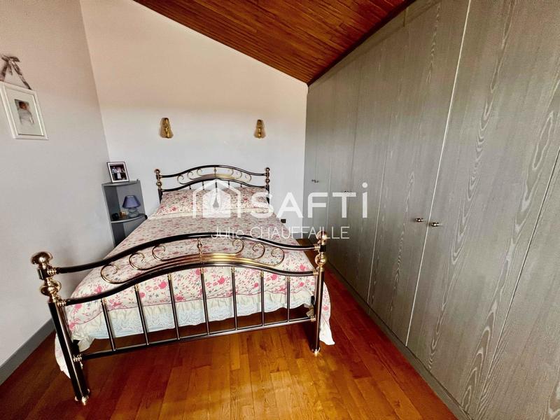 Maison - 185 m² - 7 pièces