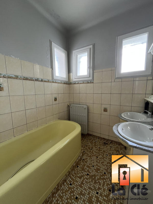 Maison - 193 m² - 5 pièces