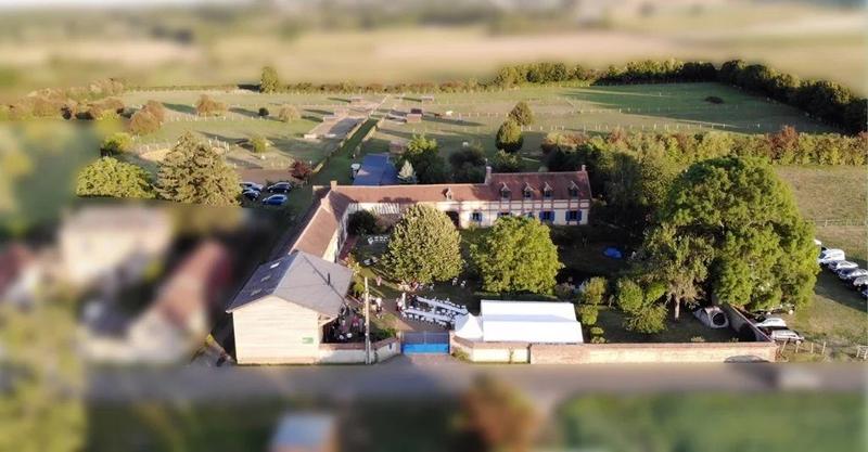 Maison - 845 m² - 12 pièces