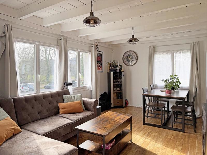 Maison - 90 m² - 3 pièces