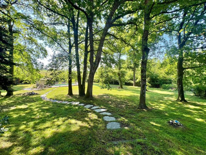 Maison - 282 m² - 9 pièces