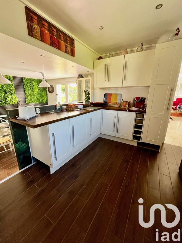 Maison - 180 m² - 8 pièces