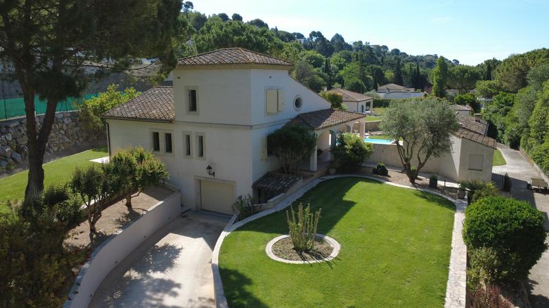 Villa - 294 m² - 7 pièces