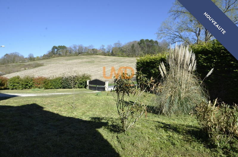 Maison - 258 m² - 8 pièces