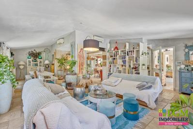 Villa - 250 m² - 9 pièces