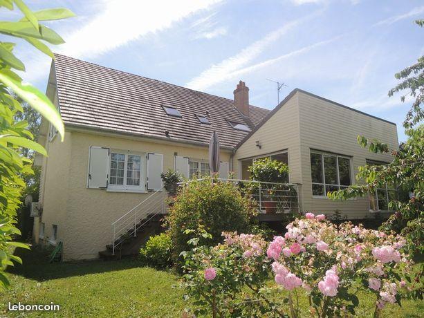 Maison - 217 m² - 8 pièces