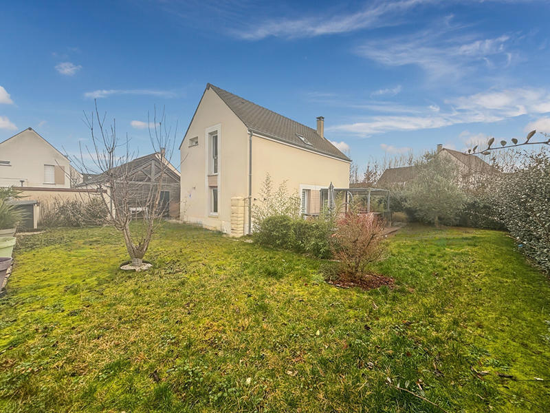 Maison - 90 m² - 5 pièces