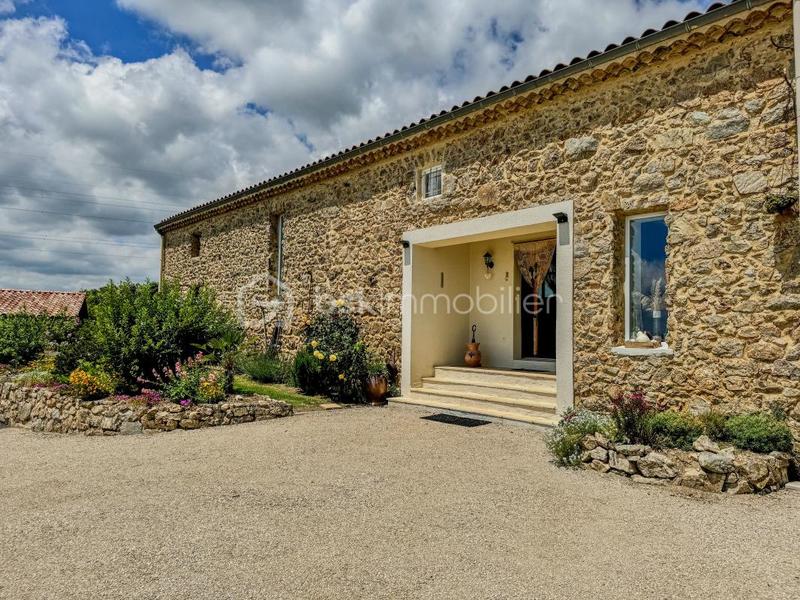 Corps de ferme - 350 m² - 13 pièces