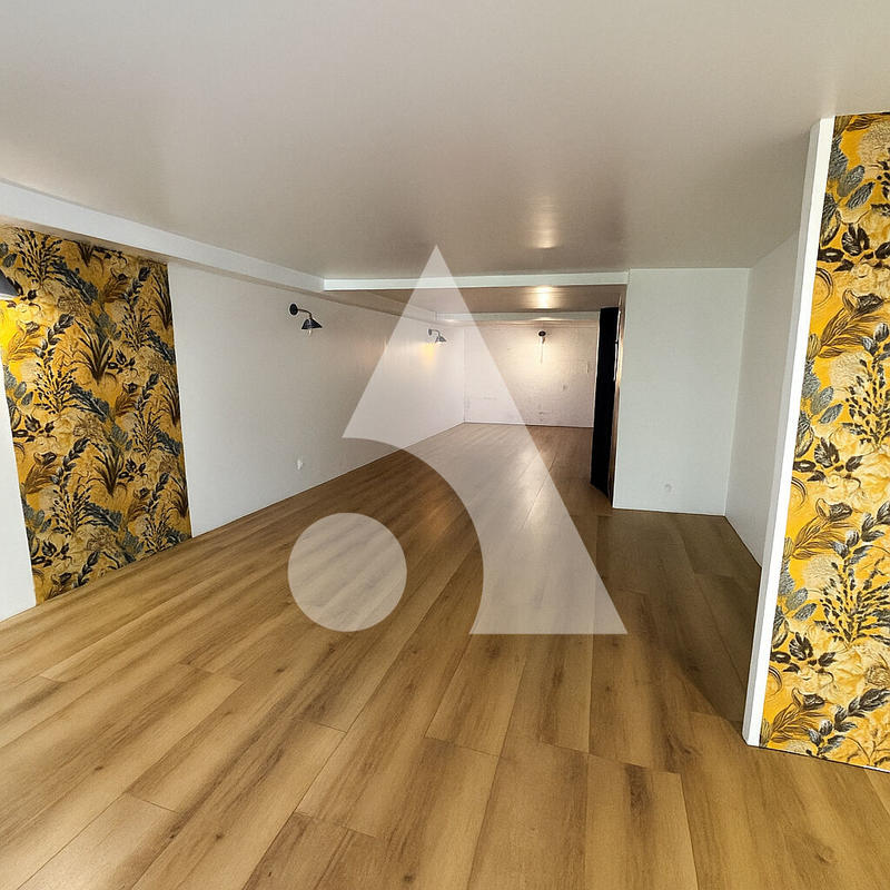 Maison - 200 m² - 4 pièces