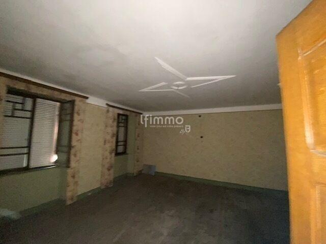 Maison - 210 m² - 9 pièces