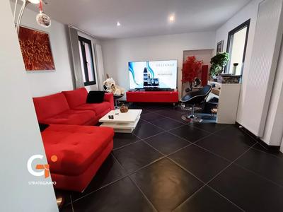 Maison - 195 m² - 8 pièces